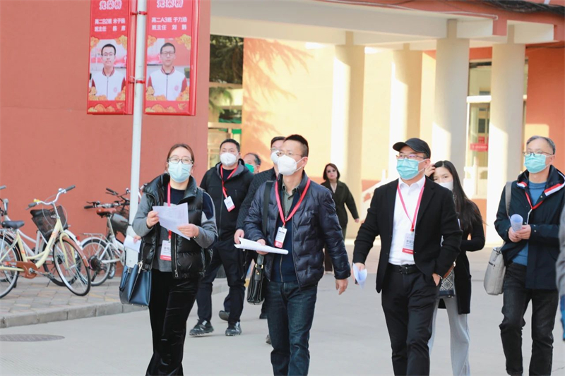 江苏省启东中学、四川南充一中等教育同仁到澳门金年会app下载官网参观交流